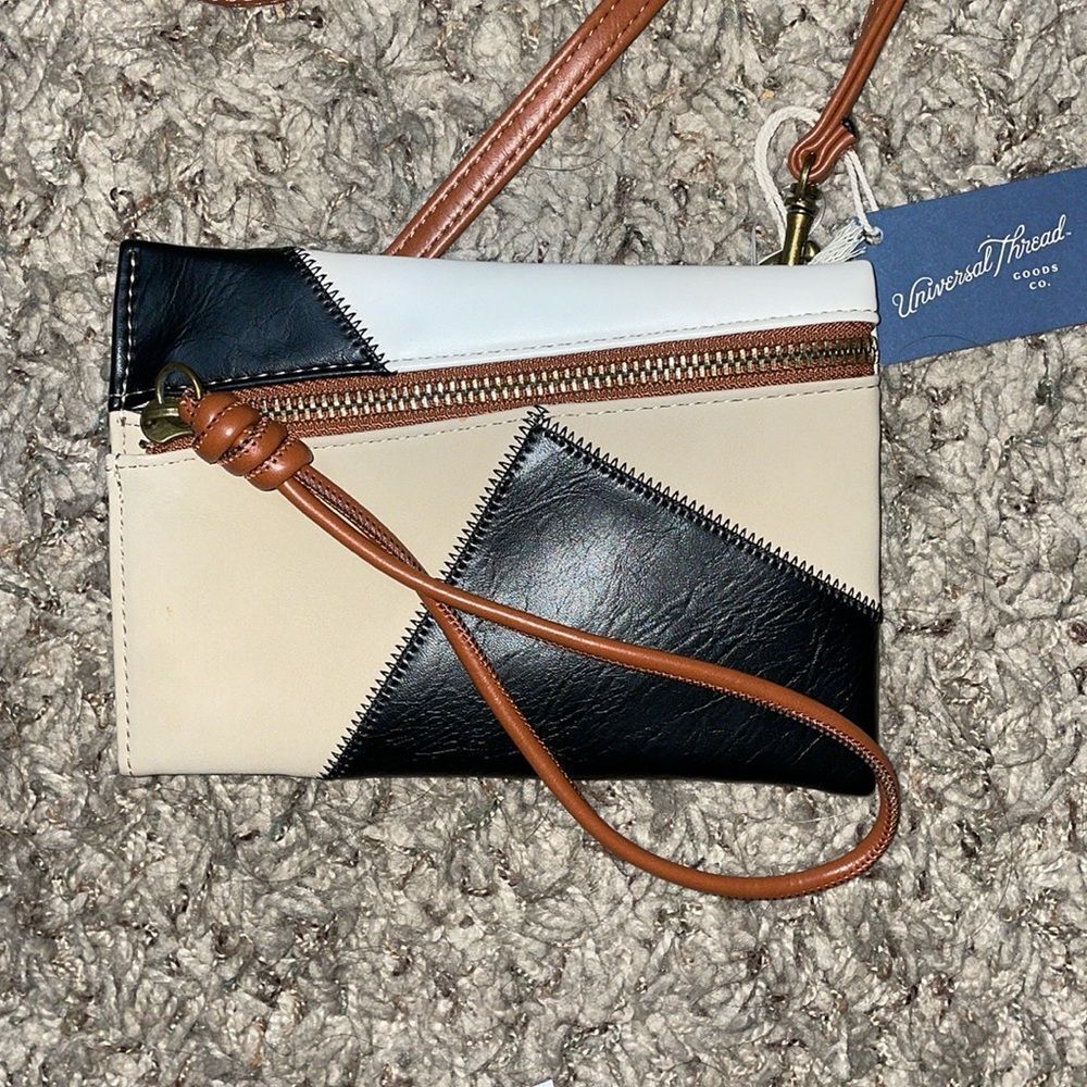 Universal Thread Crossbody Bag Bundle - Picture 6 of 10
